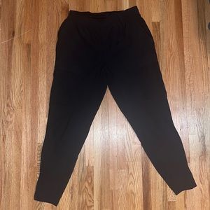 Lululemon engineered elements cargo pant